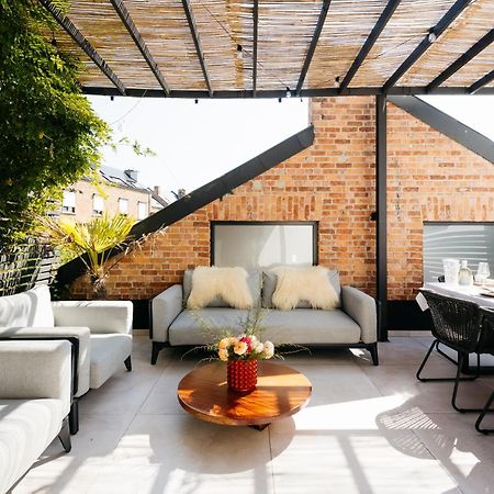 The Edgewater Suites - Park View Namur Bagian luar foto