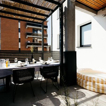 The Edgewater Suites - Park View Namur Bagian luar foto
