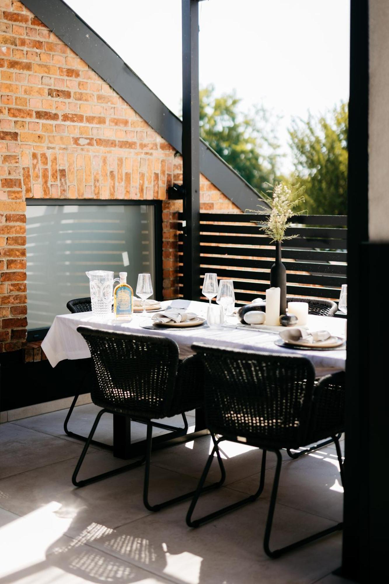The Edgewater Suites - Park View Namur Bagian luar foto