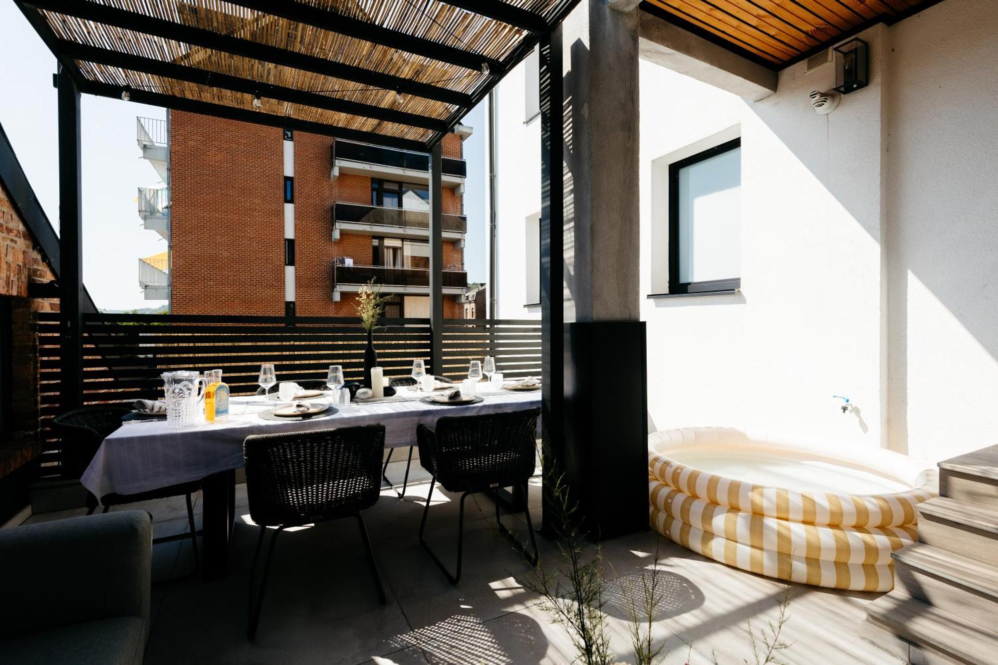 The Edgewater Suites - Park View Namur Bagian luar foto