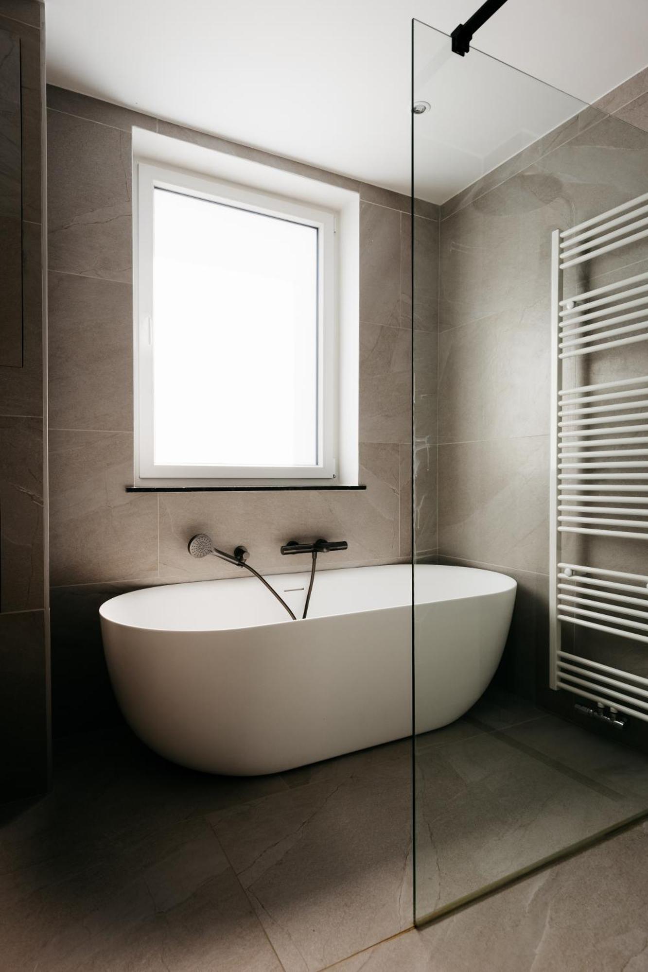 The Edgewater Suites - Park View Namur Bagian luar foto
