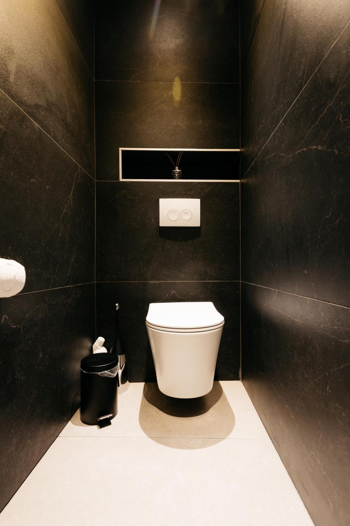 The Edgewater Suites - Park View Namur Bagian luar foto