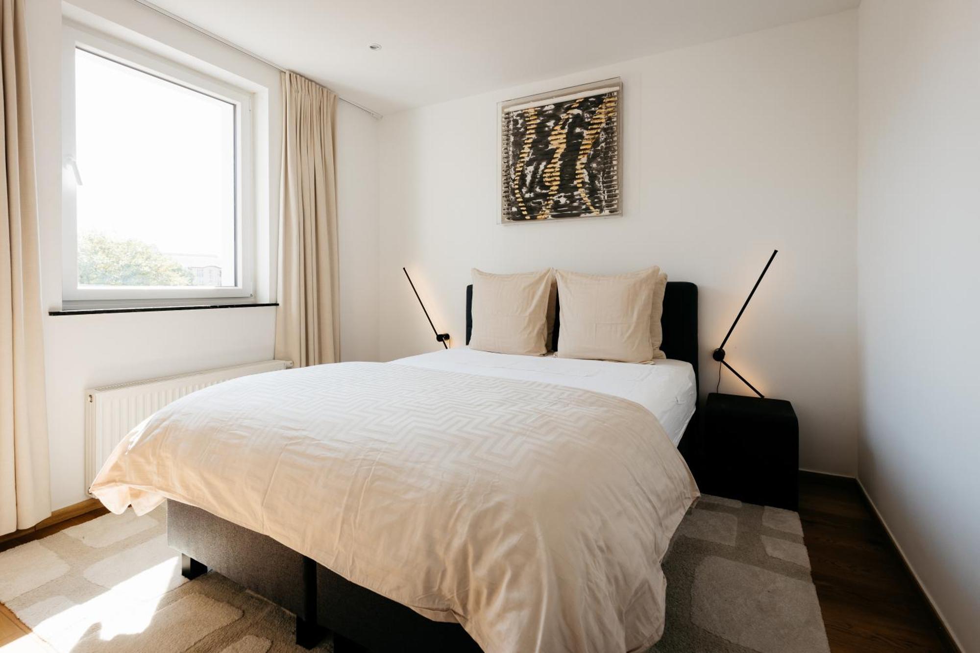 The Edgewater Suites - Park View Namur Bagian luar foto