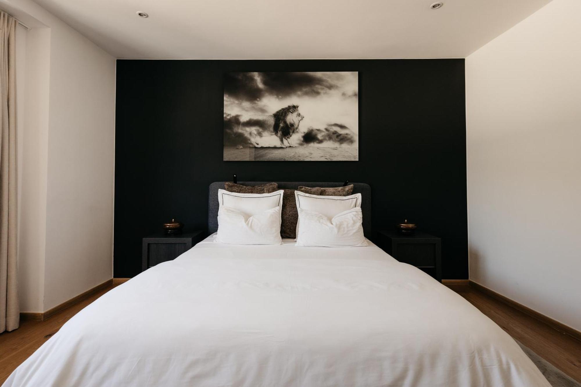 The Edgewater Suites - Park View Namur Bagian luar foto