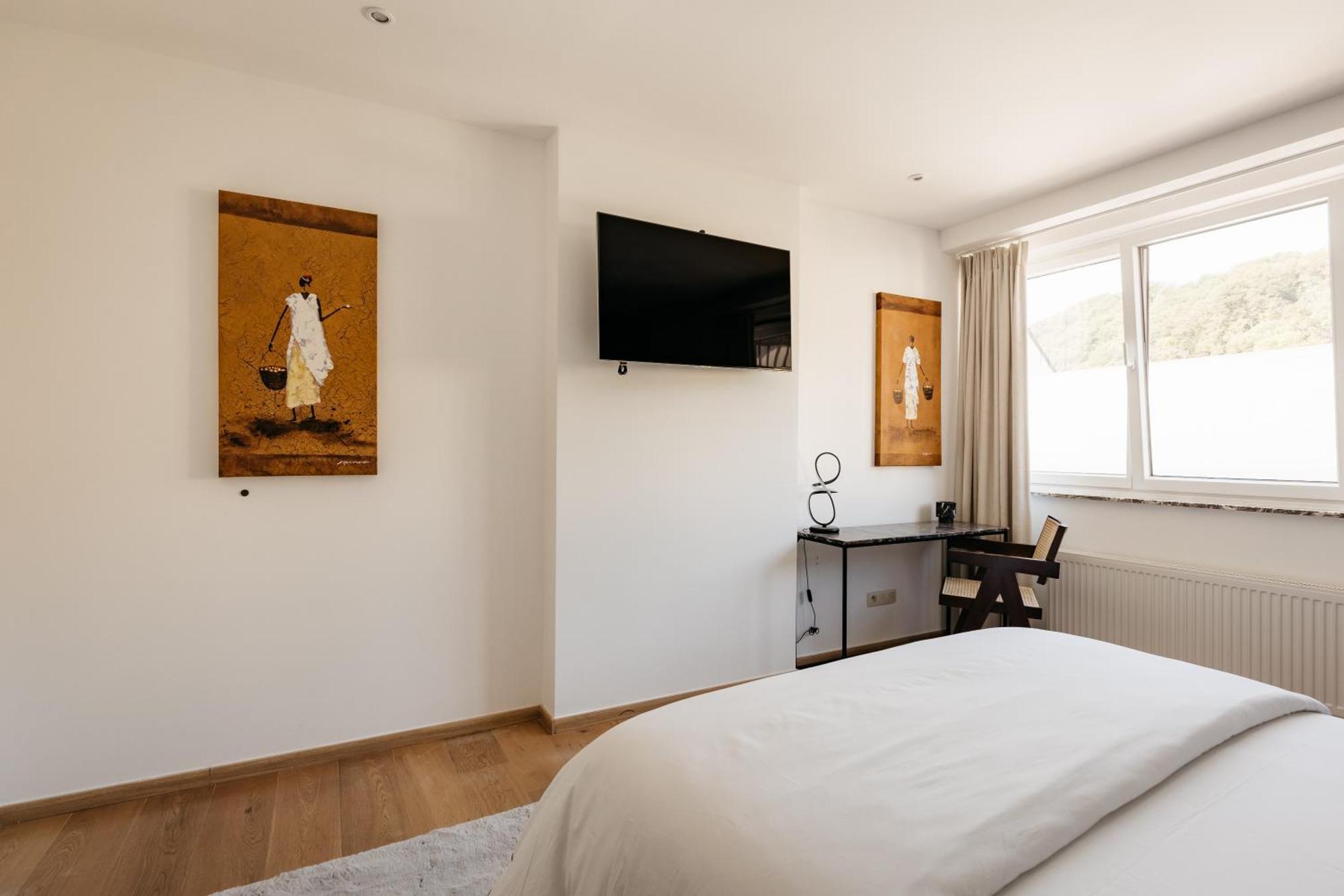 The Edgewater Suites - Park View Namur Bagian luar foto