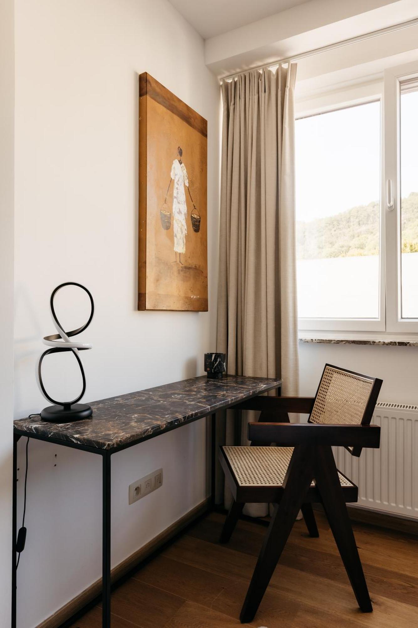 The Edgewater Suites - Park View Namur Bagian luar foto