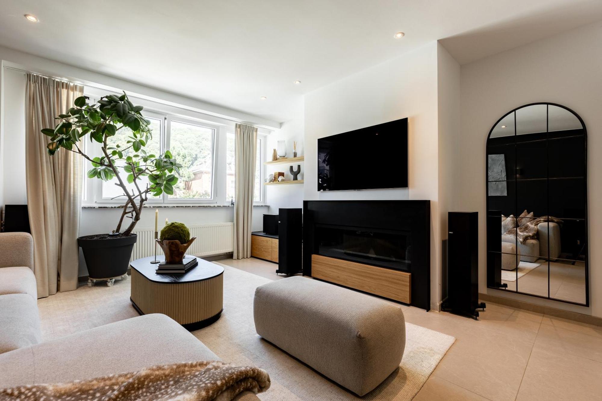 The Edgewater Suites - Park View Namur Bagian luar foto